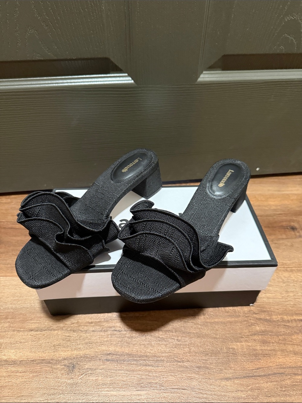 Larroude Brigitte Ruffle Black Raffia